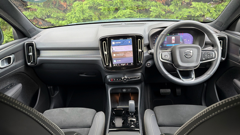 Volvo Xc40 2.0 B4P Plus Dark 5dr AWD Auto Petrol Estate